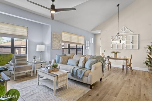 2016-20660 N 40th St, Phoenix, AZ, 85050-7301 | Card Image