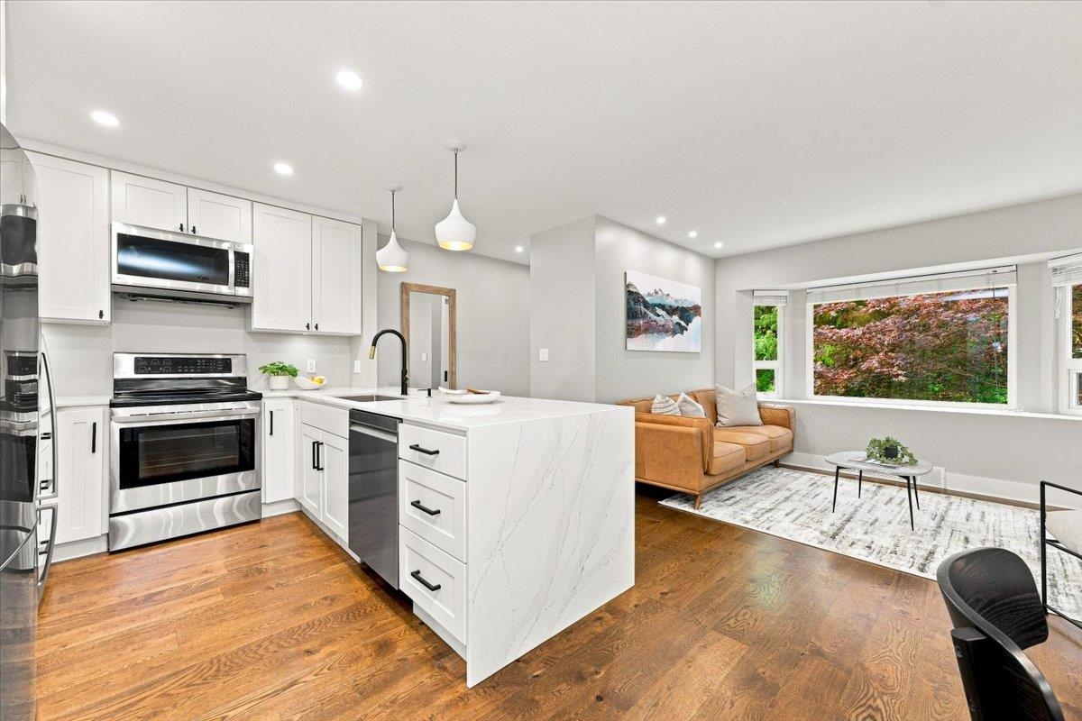 Residential in North Vancouver 4