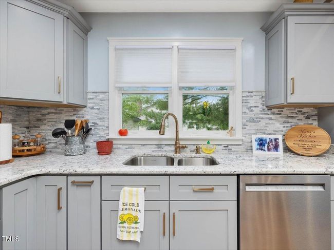 18-Kitchen | Image 17