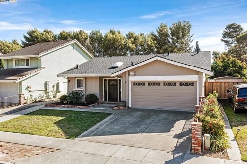 36055 Easterday Way, Fremont, CA, 94536-1656 | Card Image
