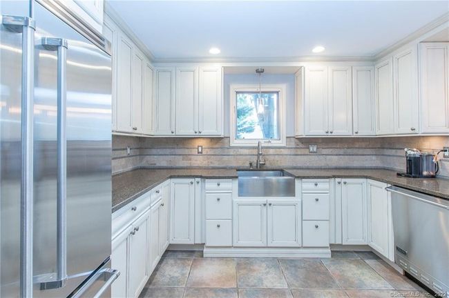 APT-102 - 123 Harbor Dr, Condo with 2 bedrooms, 3 bathrooms and null parking in Stamford CT | Image 12