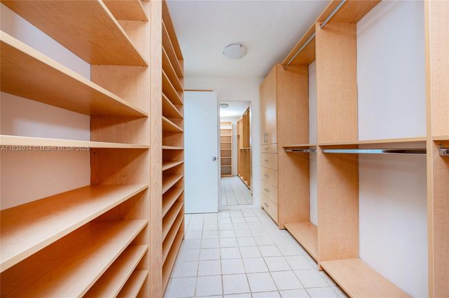 APT-8G - 609 Ocean Dr, Condo with 2 bedrooms, 2 bathrooms and null parking in Key Biscayne FL | Image 24