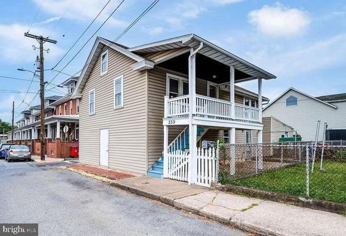 259 Walnut St, HAMBURG, PA, 19526-1833 | Card Image