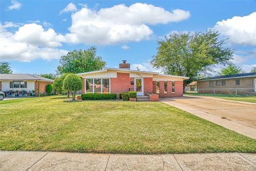 1909 N Flamingo Ln, Altus, OK, 73521-1423 | Card Image