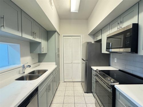 303-6602 Harbor Town Dr, Houston, TX, 77036-4033 | Card Image