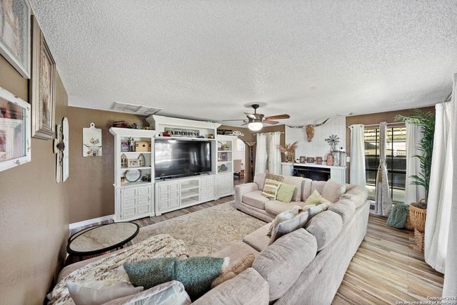 1506 D St, House other with 4 bedrooms, 3 bathrooms and null parking in Floresville TX | Image 8