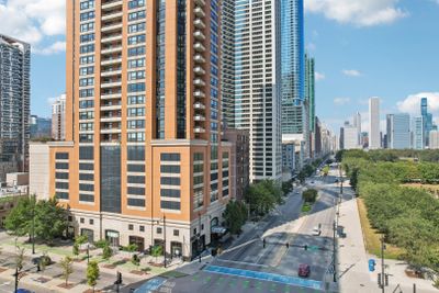 3005 - 1160 S Michigan Avenue, Condo with 2 bedrooms, 2 bathrooms and 1 parking in Chicago IL | Image 2