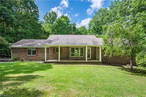 145 White Oak Dr Se, Floyd, VA, 24091-3991 | Card Image