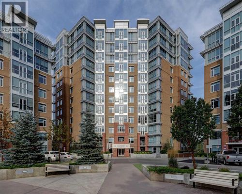 32 Varsity Estates Cir Nw, Calgary, AB, T3A2Y1 | Card Image