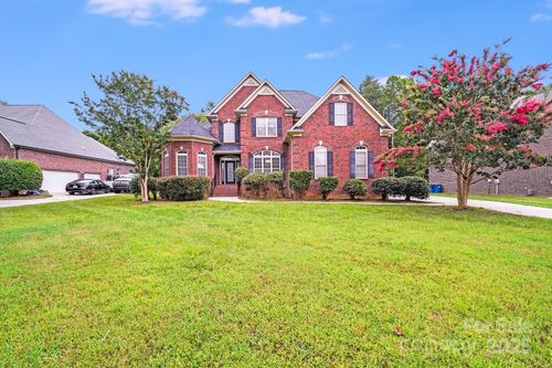 2922 Phillips Fairway Dr, Charlotte, NC, 28216-6806 | Card Image