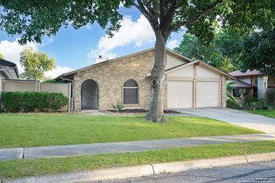 110 Andorra Dr, House other with 3 bedrooms, 2 bathrooms and null parking in Universal City TX | Image 3