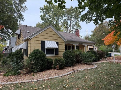 4126 Elledge Dr, Roeland Park, KS, 66205-1358 | Card Image