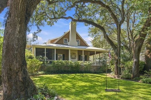 143 Live Oak Dr, Mount Pleasant, SC, 29464-4376 | Card Image
