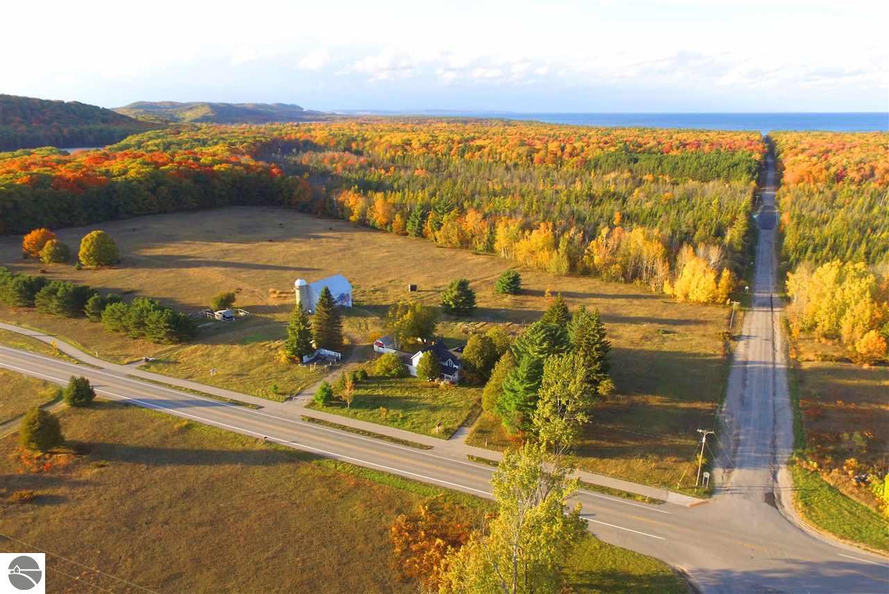 Harbor Hwy, Maple City, MI 49664