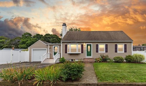 11 Old Farm Rd, Beverly, MA, 01915-1621 | Card Image