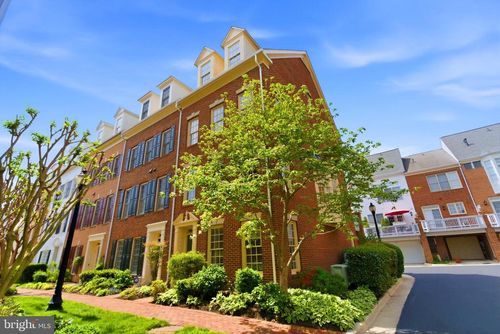 1221 Roundhouse Ln, ALEXANDRIA, VA, 22314-5909 | Card Image