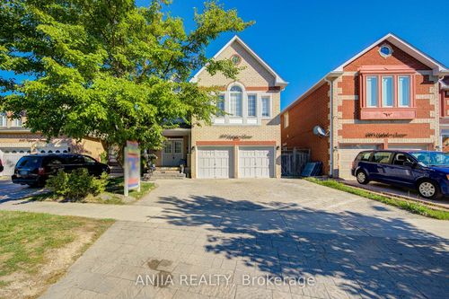 384 Highglen Ave, Markham, ON, L3S4J3 | Card Image
