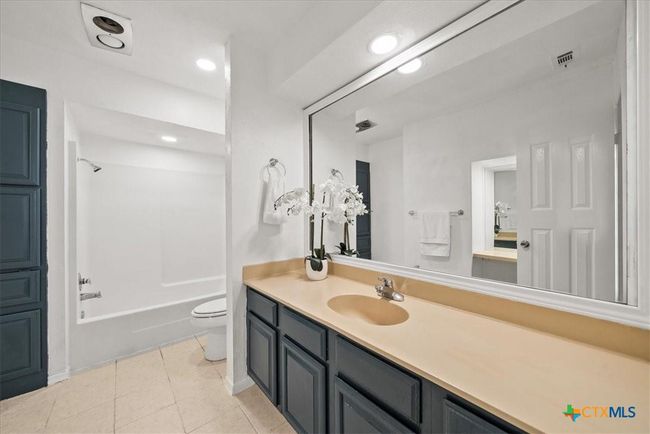 9206 Flickering Shadow Dr, Townhouse with 3 bedrooms, 3 bathrooms and null parking in Dallas TX | Image 22