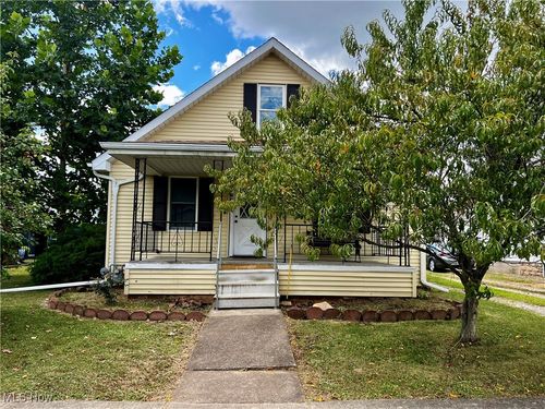 1406 Chestnut St, Dover, OH, 44622-2633 | Card Image
