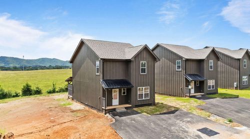 972 Lacy Ct, Sevierville, TN, 37862-6020 | Card Image