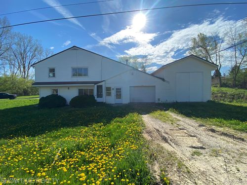 654 Blacks Corners Rd, Imlay City, MI, 48444-9751 | Card Image