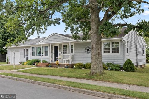 1 Lee Ct, Hamilton, NJ, 08619-1607 | Card Image