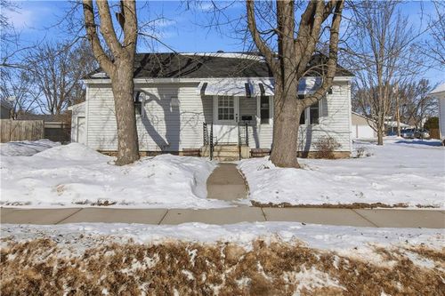 528 W Elm St, Chippewa Falls, WI, 54729-1604 | Card Image