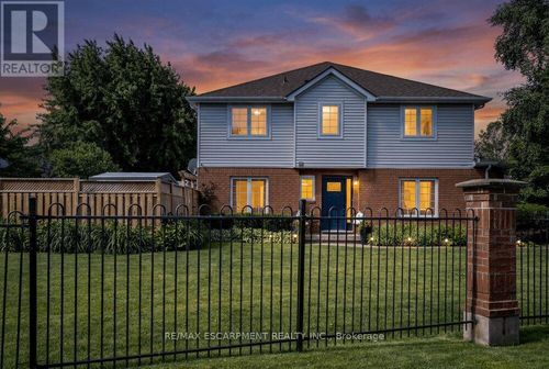 37 Walker Crt, Grimsby, ON, L3M5J5 | Card Image