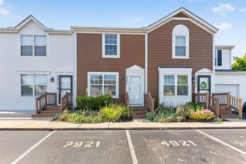 21e-4921 Stoneybrook Boulevard, Hilliard, OH, 43026 | Card Image