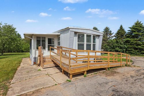 15827 Algoma Ave Ne, Cedar Springs, MI, 49319-8866 | Card Image