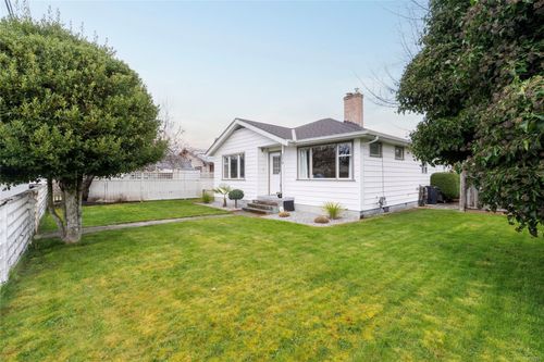270 Beech Ave, Duncan, BC, V9L3J5 | Card Image