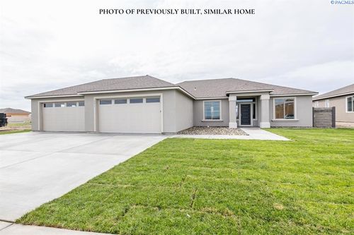 6717 Lazy B Dr, Pasco, WA, 99301-2666 | Card Image