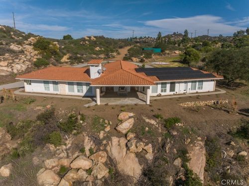1991 Via Ladera, Fallbrook, CA, 92028 | Card Image