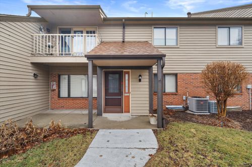 3721 W Loomis Rd, Greenfield, WI, 53221-1054 | Card Image