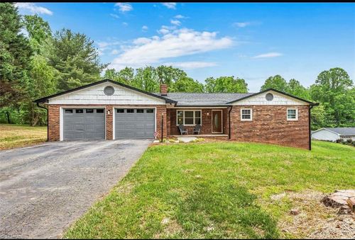 712 Green Acres Rd, Millers Creek, NC, 28651-9180 | Card Image