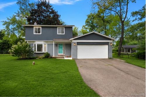 4256 Highland Ct, West Bloomfield, MI, 48323-1260 | Card Image