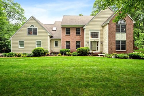 26 Coventry Ln, Avon, CT, 06001-3008 | Card Image
