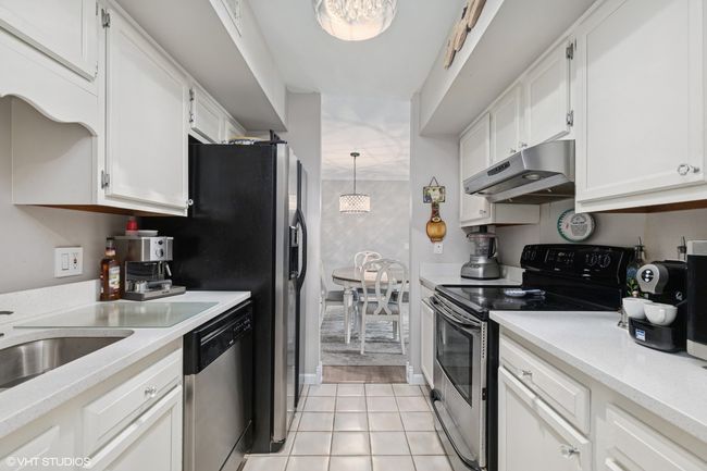 APT-202 - 565 Shorely Dr, Condo with 1 bedrooms, 1 bathrooms and 2 parking in Barrington IL | Image 7