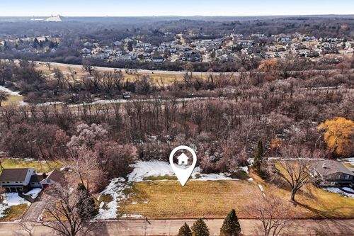 8621 W Midland Dr, Greendale, WI, 53129-1038 | Card Image