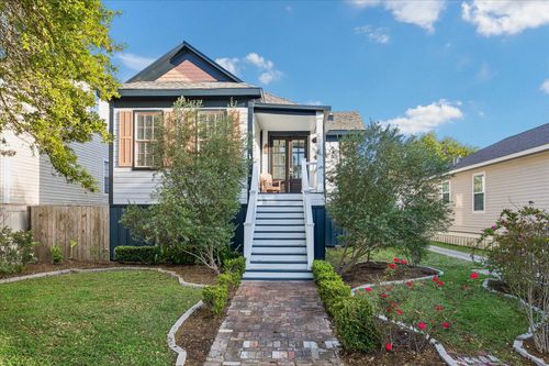 3215 Avenue P, Galveston, TX, 77550-7666 | Card Image