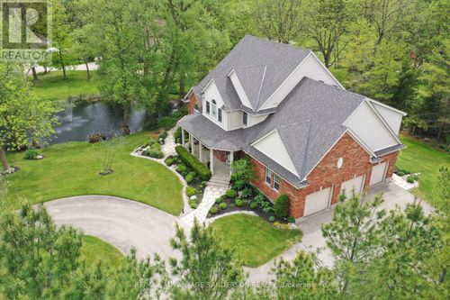 1796 Gainsborough Rd, London, ON, N6H5L2 | Card Image