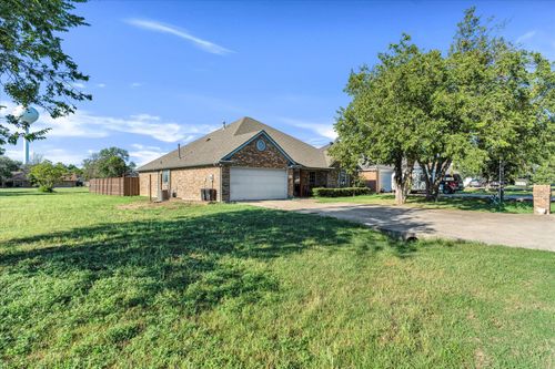 315 W 6th St, Justin, TX, 76247-4618 | Card Image