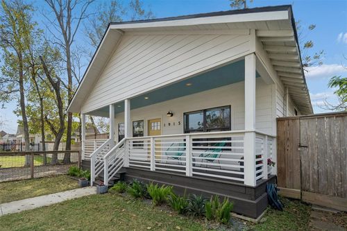 1915 Everett St, Houston, TX, 77009-8417 | Card Image