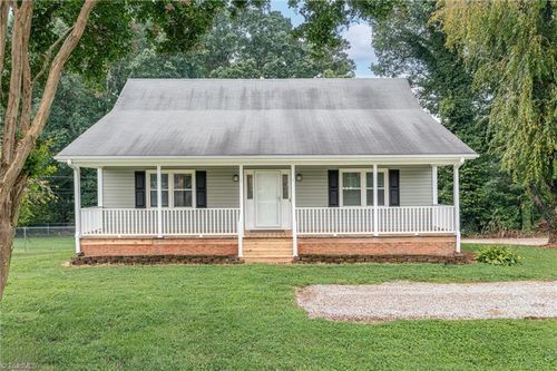 900 Reynolds Rd, Lewisville, NC, 27023-9689 | Card Image