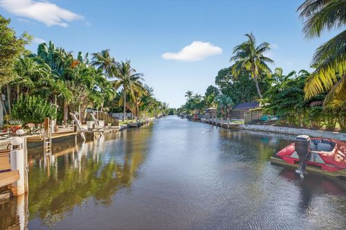 1570 Ne 30th Pl, Oakland Park, FL, 33334-4440 | Card Image