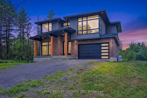 2068 Richmond Rd, Smiths Falls, ON, K7A4S7 | Card Image