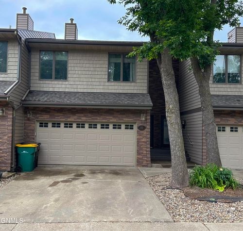 103 W Avenue A, Bismarck, ND, 58501-3733 | Card Image