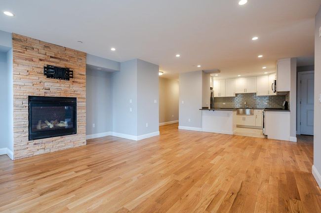APT-204 - 661 W Broadway, Condo with 3 bedrooms, 2 bathrooms and null parking in Long Beach NY | Image 5