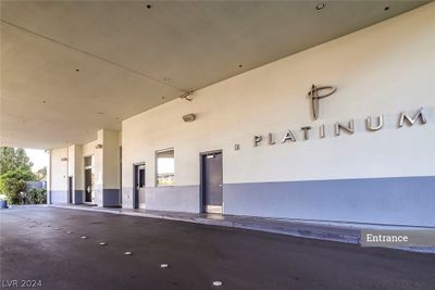 812 - 211 E Flamingo Road, Home with 1 bedrooms, 1 bathrooms and null parking in Las Vegas NV | Image 2