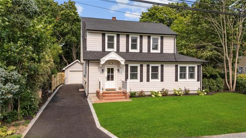 29 Colton Avenue, Islip, NY, 11782 | Card Image